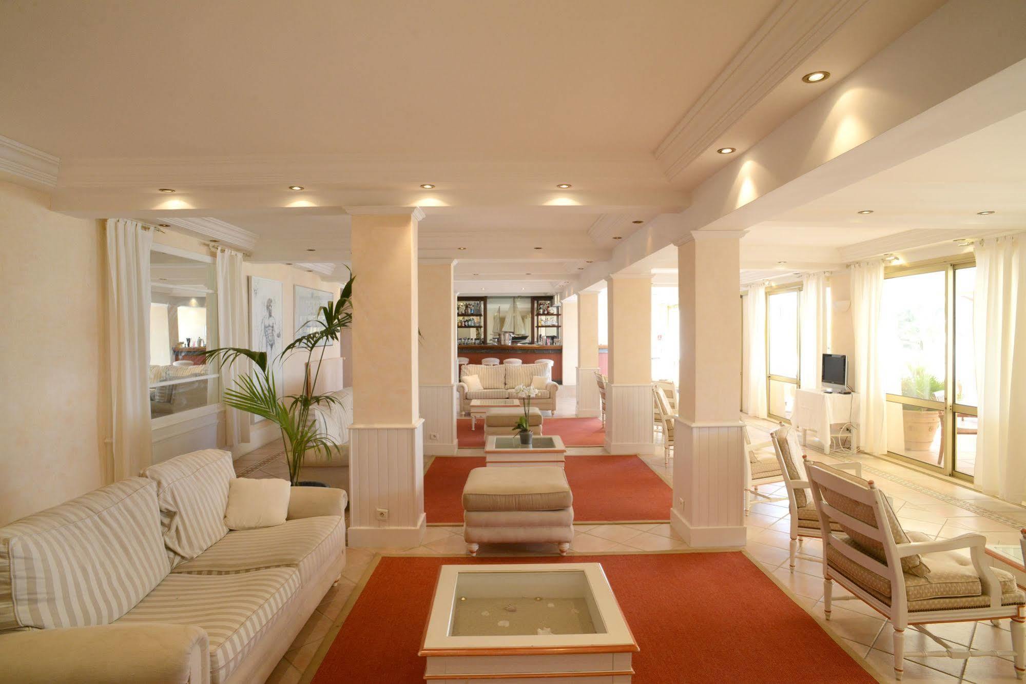 Hotel Giraglia Grimaud Exterior photo