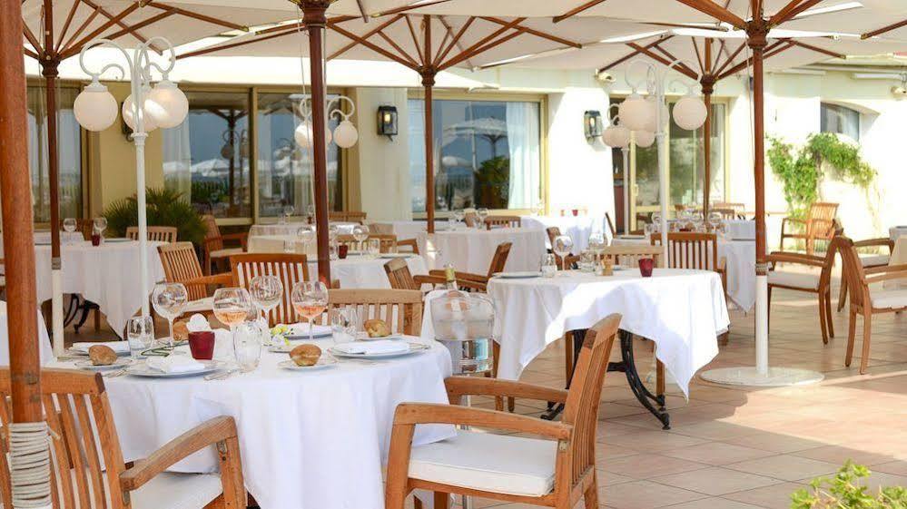 Hotel Giraglia Grimaud Exterior photo