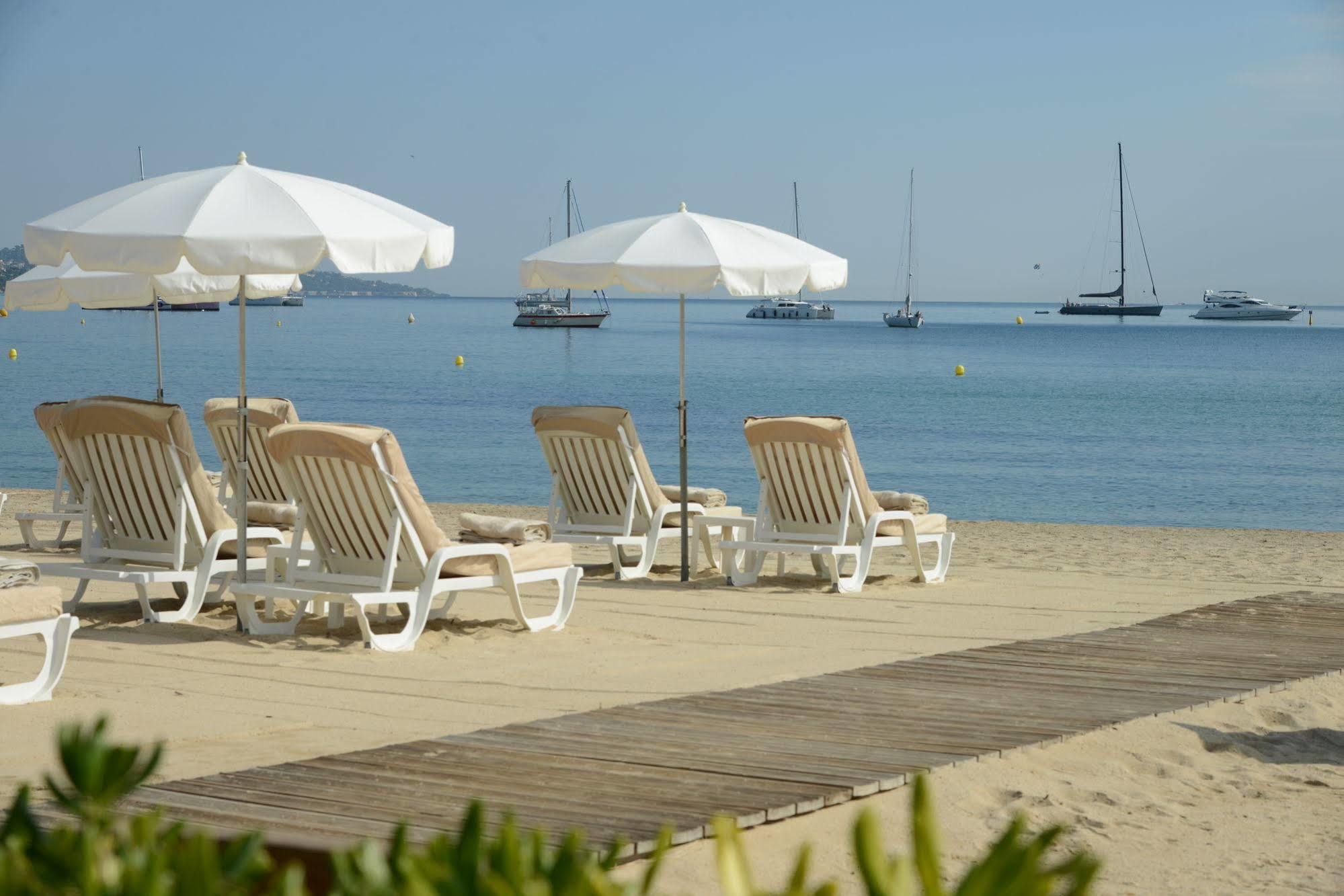 Hotel Giraglia Grimaud Exterior photo