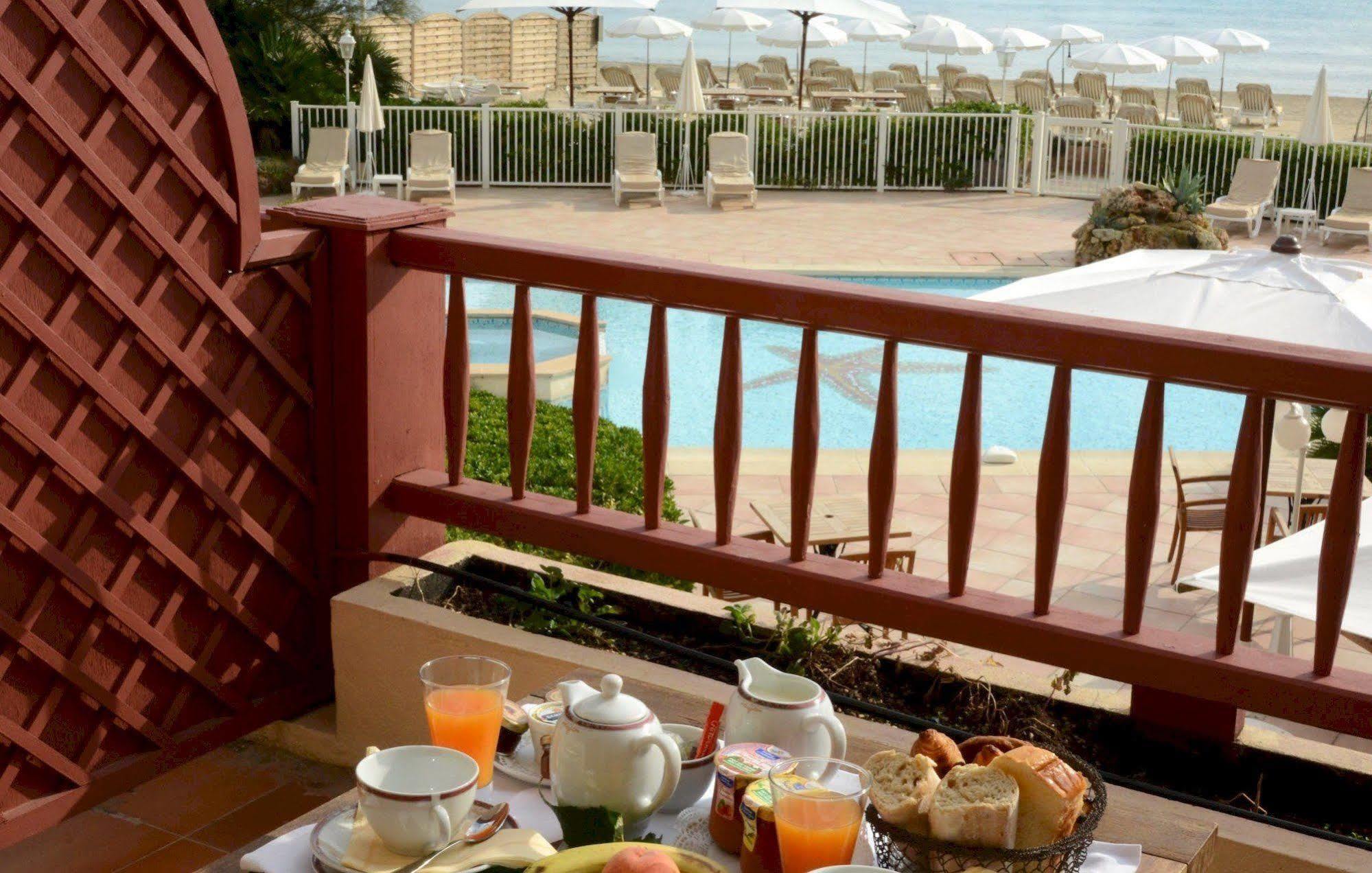 Hotel Giraglia Grimaud Exterior photo