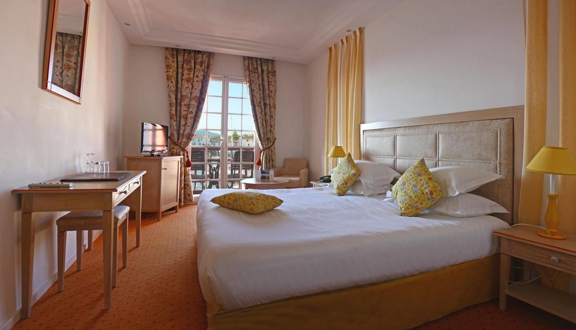 Hotel Giraglia Grimaud Exterior photo