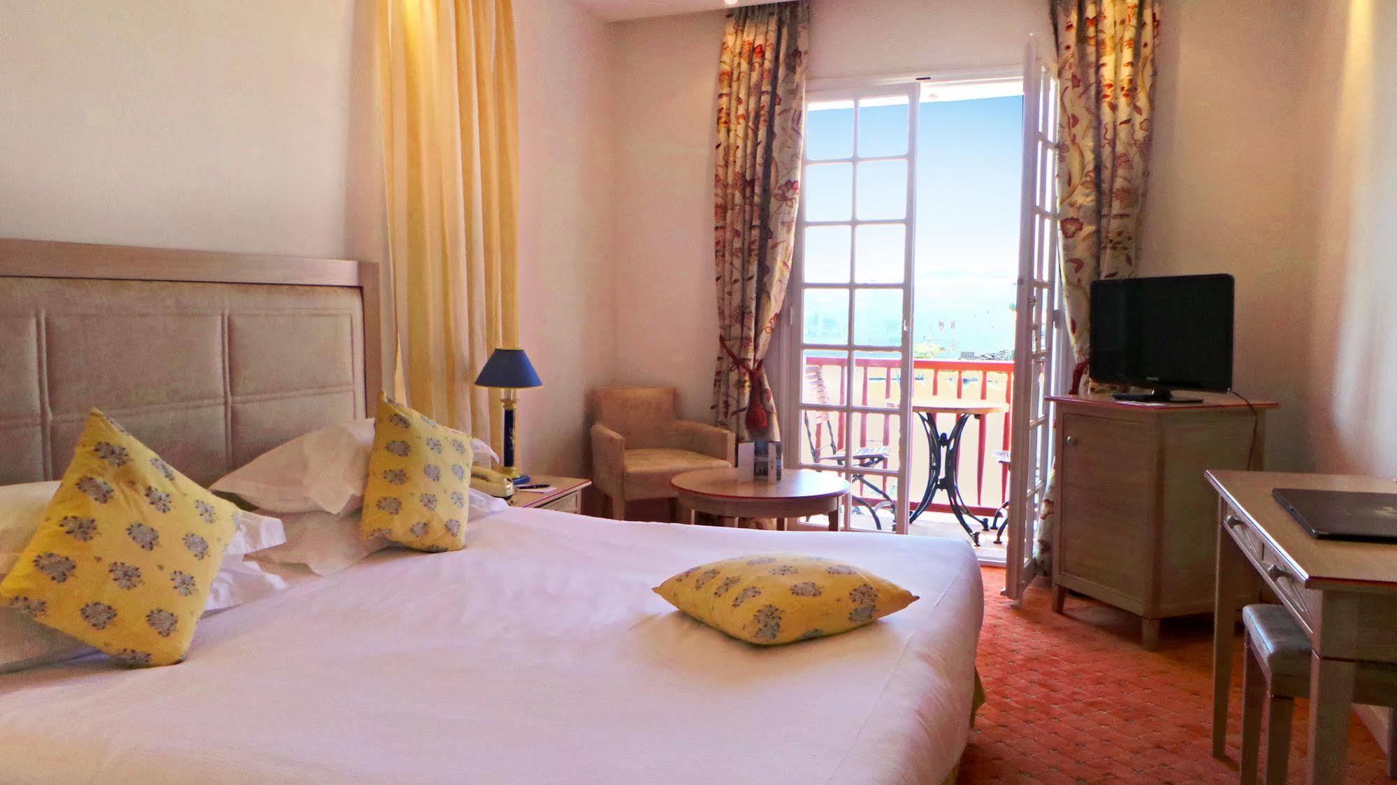Hotel Giraglia Grimaud Exterior photo
