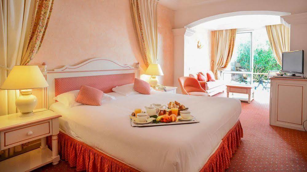 Hotel Giraglia Grimaud Exterior photo